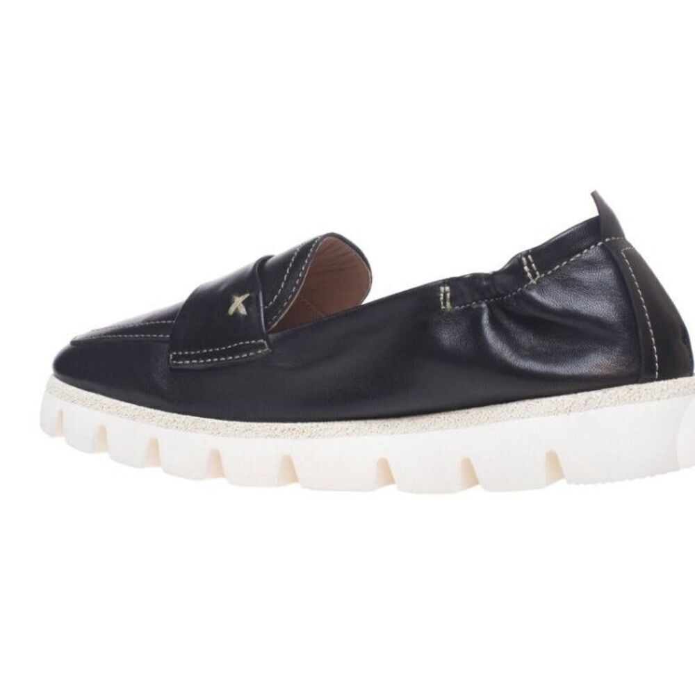 Ron White Myla Penny Loafer in Black NWB Size 6 1/2